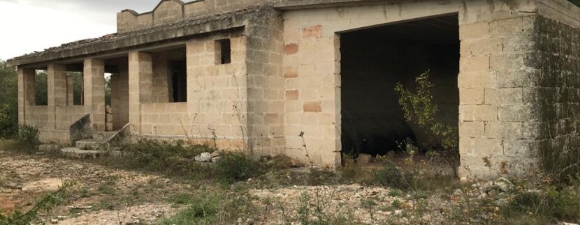 Country house for sale in Puglia, to be finished