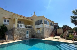 Villa with swimming pool for sale in Ostuni
